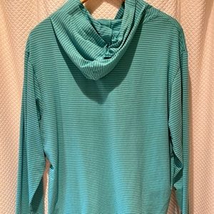 Vineyard Vines hooded shirt